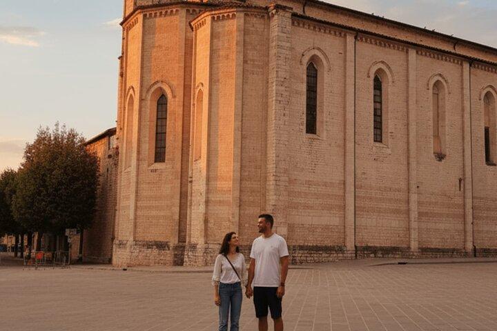 Self-Guided Interactive Walking Tour of Gubbio with Quizzes