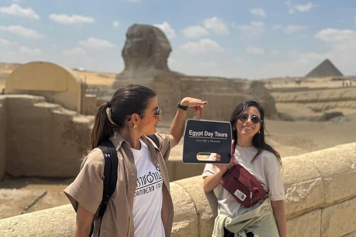 Cairo Layover Tour: Pyramids, Sphinx & GEM with Egyptologist