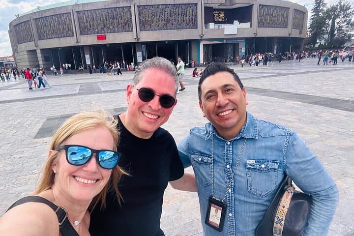 Private Tour: Mexico City to Pyramids/Basilica of Guadalupe.