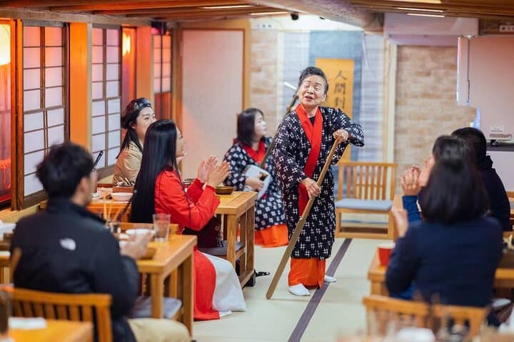 Tokyo Cruise:Spring Yakatabune Cherry Blossom-Themed Show,Drinks