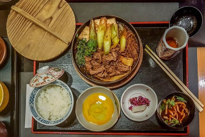 Tokyo: Food Tour in Ueno with 10+ Tastings of Japanese Classics