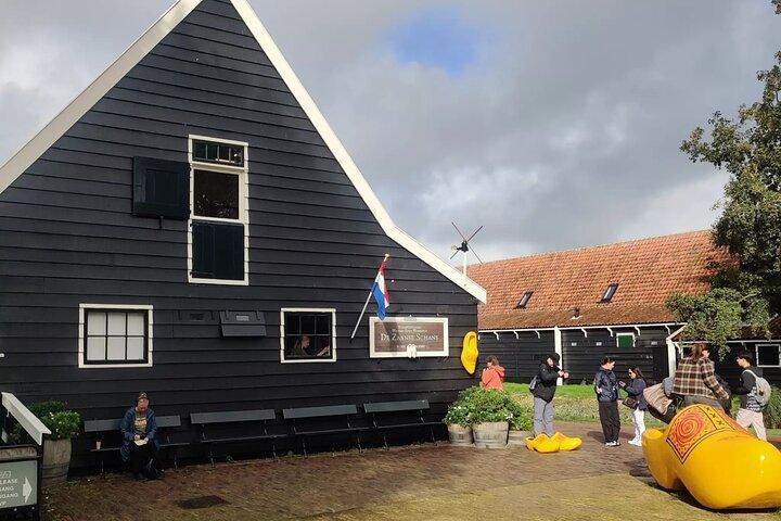 Zaanse Schans: A Windmills, Crafts and History Self-Guided Tour