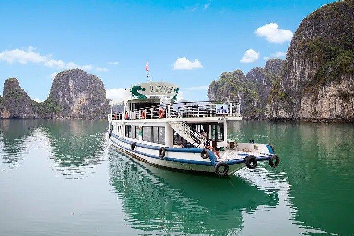 Bai Tu Long Day Tour Experience