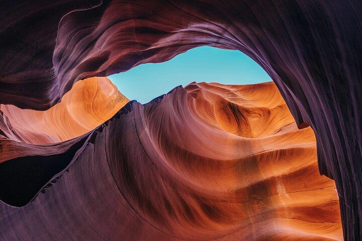 Antelope Canyon and Horseshoe Bend Day Tour from Las Vegas