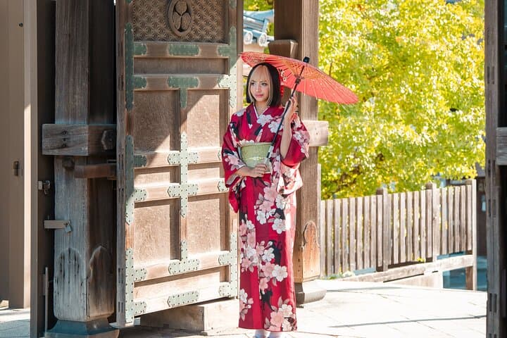 90-Minute Kimono/Yukata Rental Experience in Osaka – Short Plan