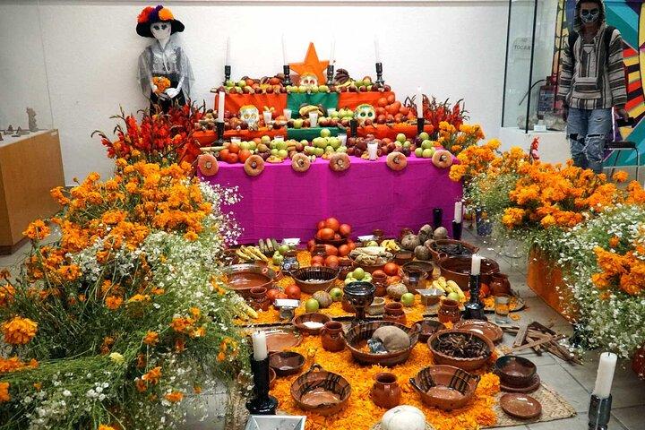 Private tour Dia de Muertos in Mixquic transportation and bread of the dead