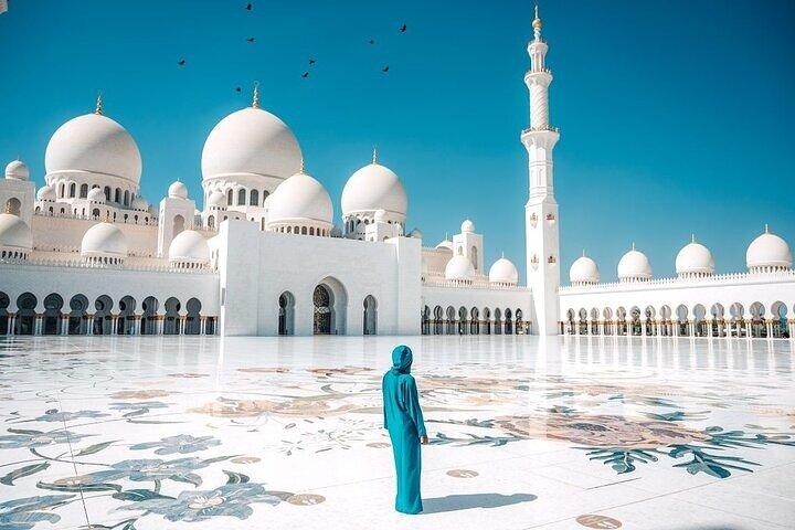 Abu Dhabi Day Tour with Qasr al Watan Palace