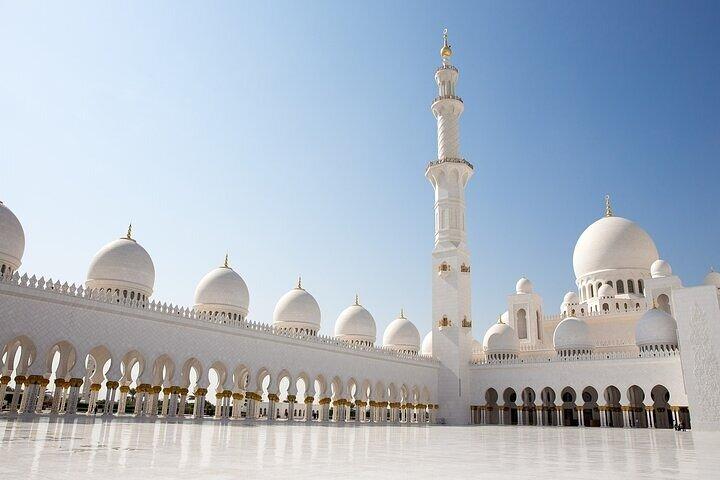 Abu Dhabi Day Tour with Qasr al Watan Palace