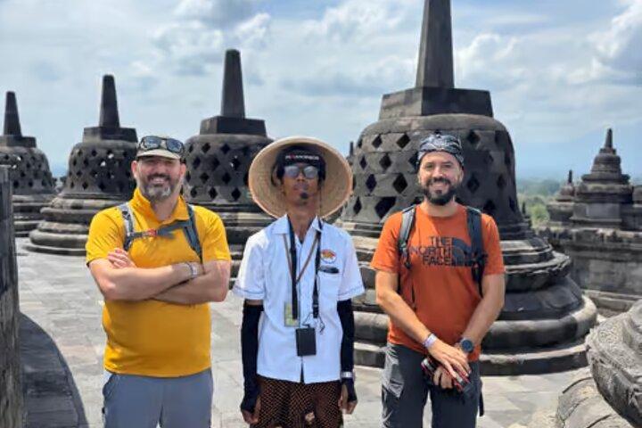 Borobudur Sunrise Climb Temple with breakfast & Prambanan tour