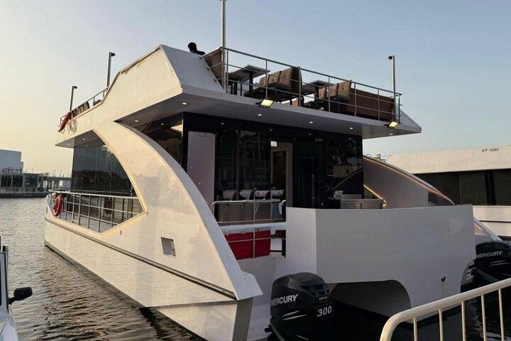2 Hours Yacht Cruise at Marina Dubai with Dinner