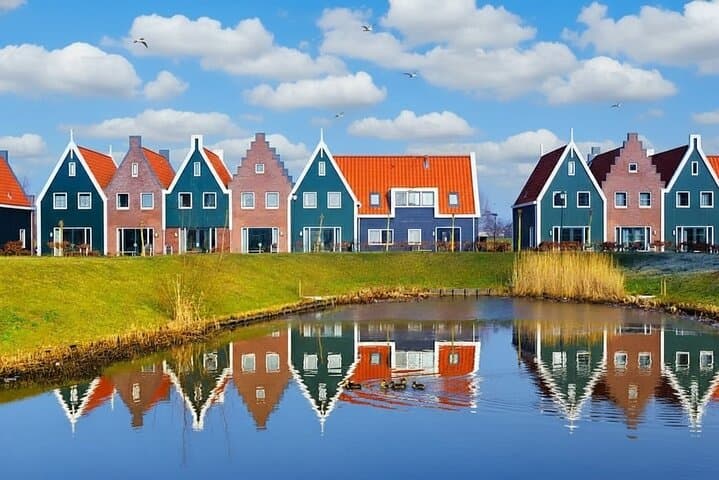 Zaanse Schans Luxury Private Bus Tour + Volendam/Edam (7 guests)