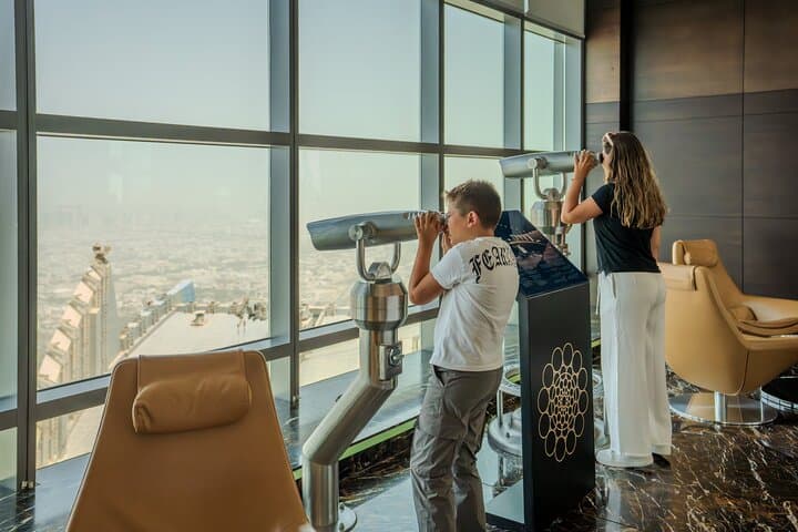 From Dubai: Abu Dhabi Grand Mosque, Palace, Etihad Towers & Lunch