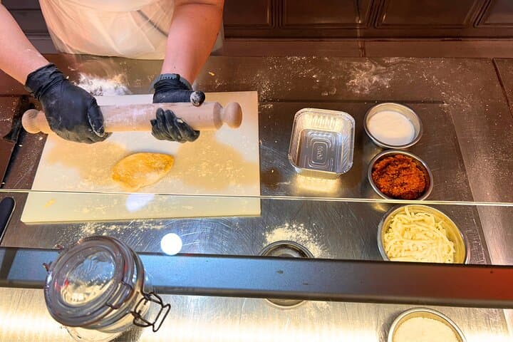 Authentic Lasagna and Fettuccine Pasta Making Class in Rome