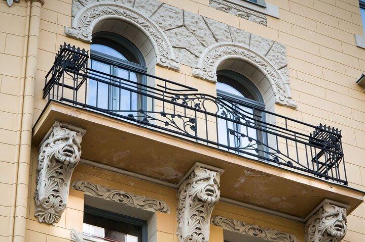 Riga: UNESCO Art Nouveau & City Parks Walking Tour with a Guide