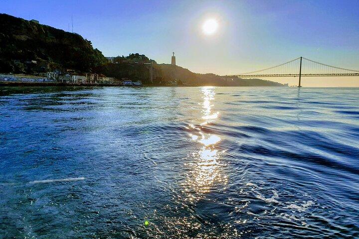 Lisbon Private Boat on the Tagus River: Discover Iconic Sights