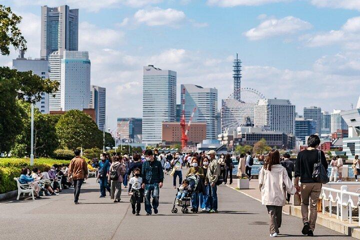 Yokohama Walking Tour Chinatown Temples and Bayside