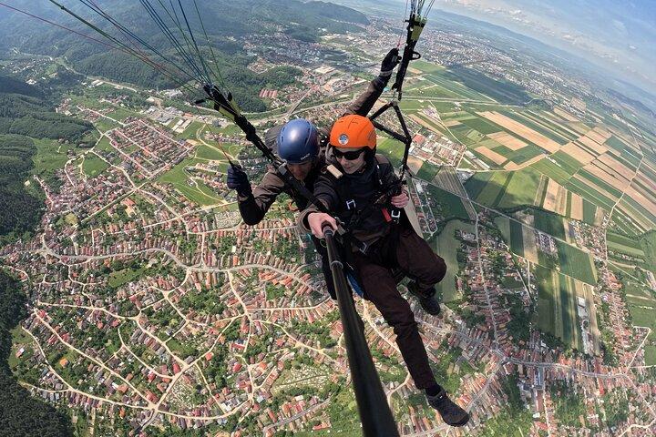 HappyCloud Paragliding Tandem Flight from Poiana Brasov