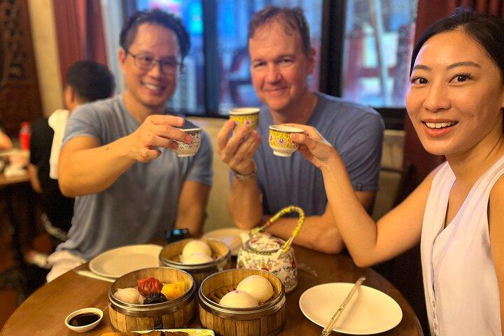 Bangkok Michelin Foodie Tour in Chinatown with 15+ tastings