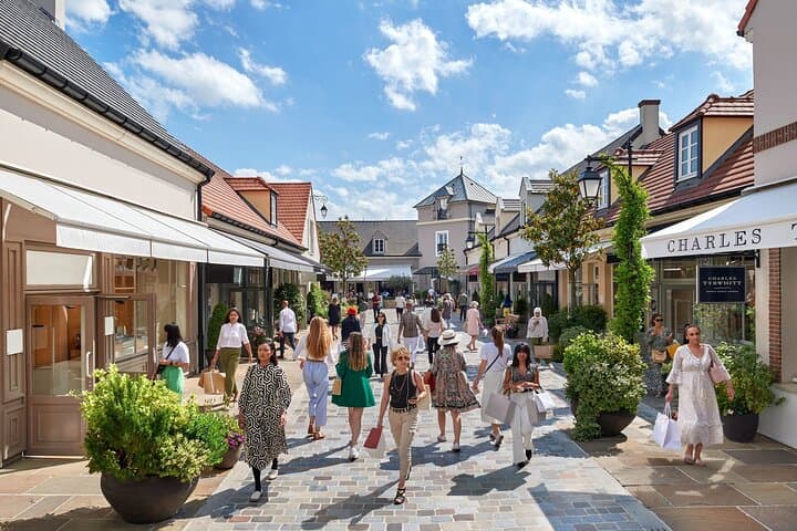 La Vallee Village Shopping Outlet by Luxury Transport from Paris