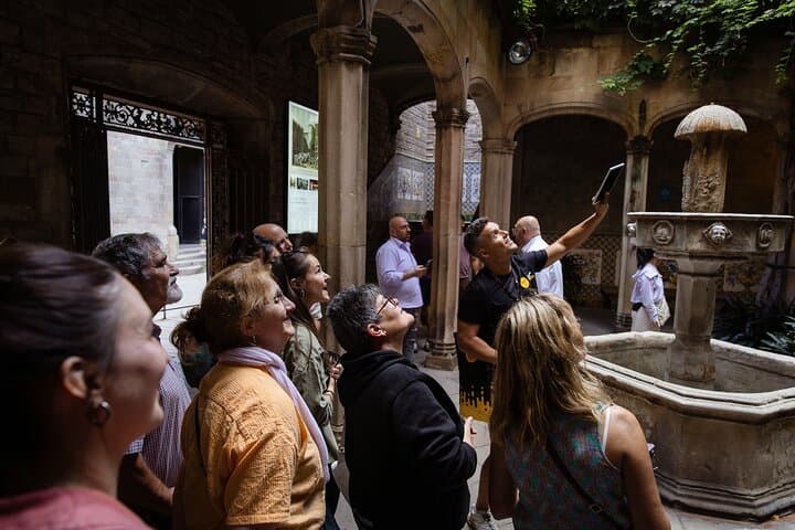 Barcelona Historical Walking Tour: Gothic Quarter and El Born