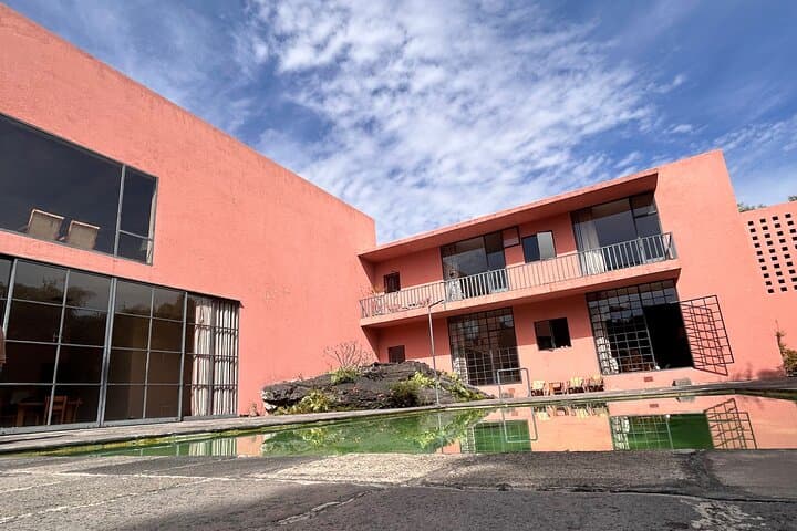 Private Tour Architecture of Luis Barragán and Casa Pedregal