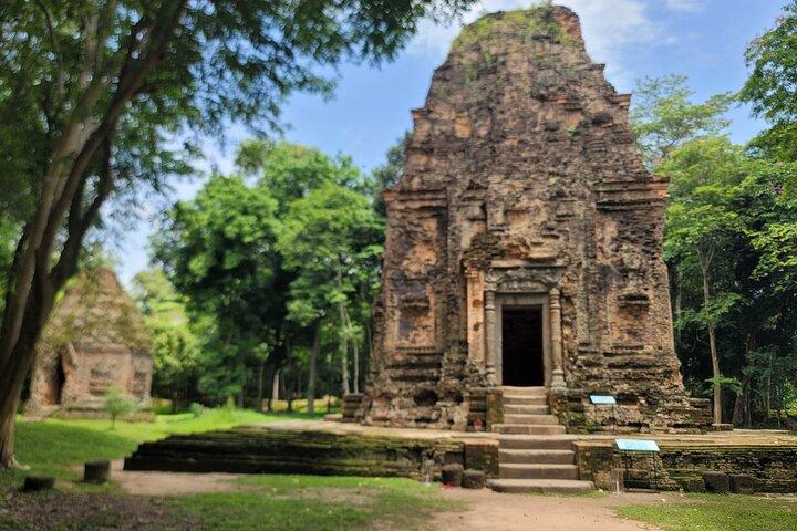 Exploring Siem Reap: Scenic Journey from Phnom Penh or Vice Versa