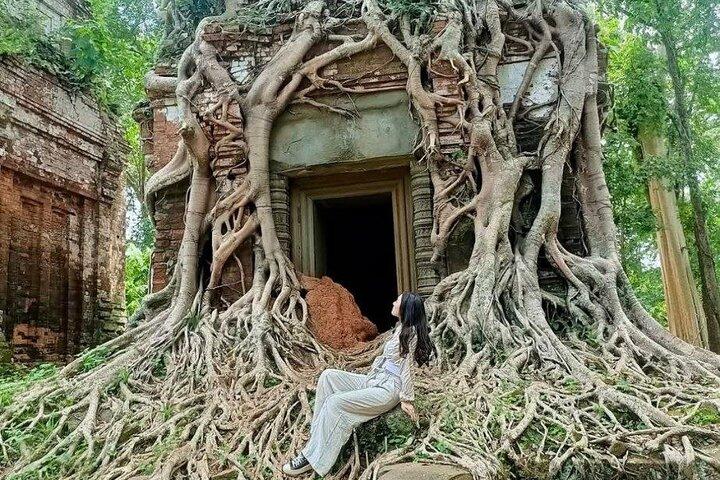 Exploring Siem Reap: Scenic Journey from Phnom Penh or Vice Versa