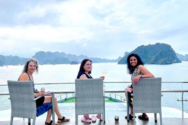 5-Star Halong Bay and Lan Ha Bay Day Cruise with Kayaking & Lunch