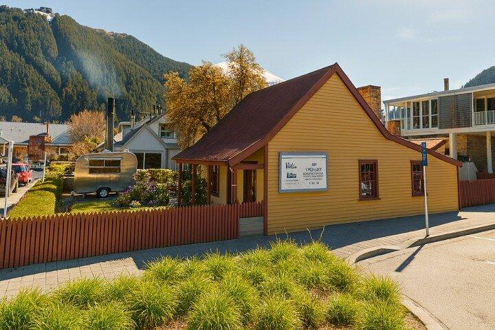 Queenstown Self Guided Walking Tour with an APP