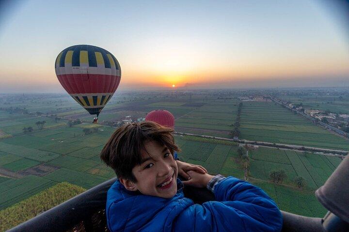 Hot air balloon ride over the Luxor