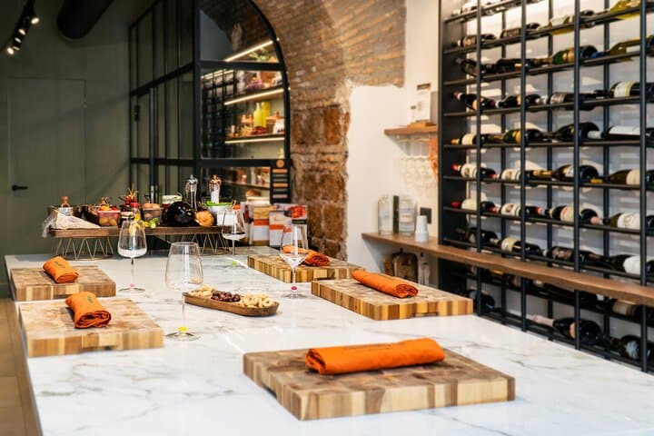 Italian Classics: Pizza, Ravioli & Italian Dessert Class in Rome
