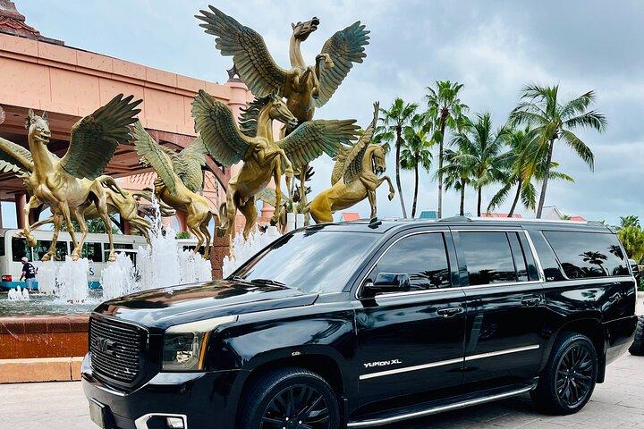 Airport-Atlantis Paradise Island Private Roundtrip Transportation
