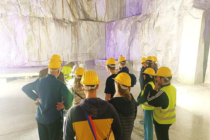PRIVATE TOUR: Tour of the Carrara Marble Quarries & Wine Experience in Luni