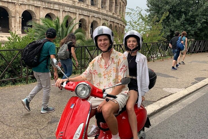 Guided Vespa Tour of Rome – Ride a Vespa with a Local Guide