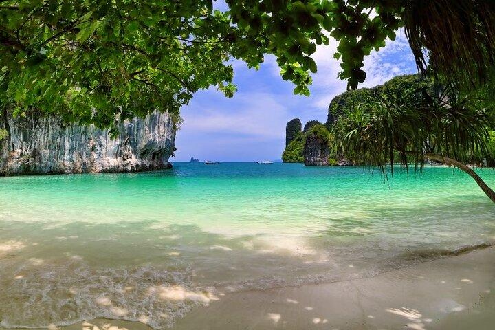 Koh Hong Early Bird & 4 Islands Day Tour by Speedboat From Krabi