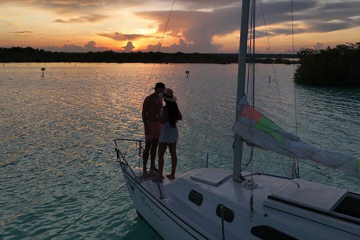Bacalar : Sailing Tour with Beers & Guacamole
