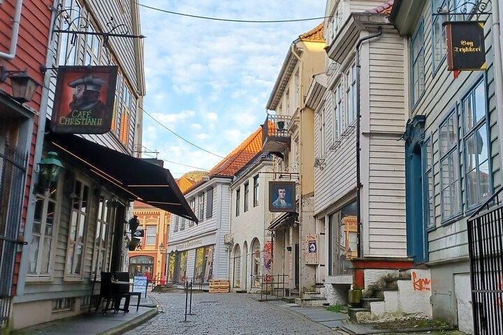 Around Bergen in 80 Minutes: A Guided Walk
