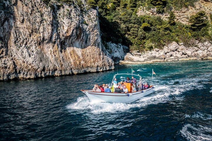 Capri Island with Blue Grotto: Day Trip from Rome