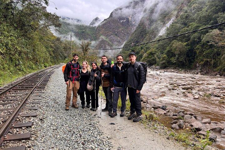 Machu Picchu by Car 2-Day Tour from Cusco via hidroeléctrica
