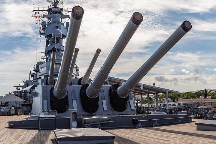Pearl Harbor USS Arizona Memorial and Battleship Missouri