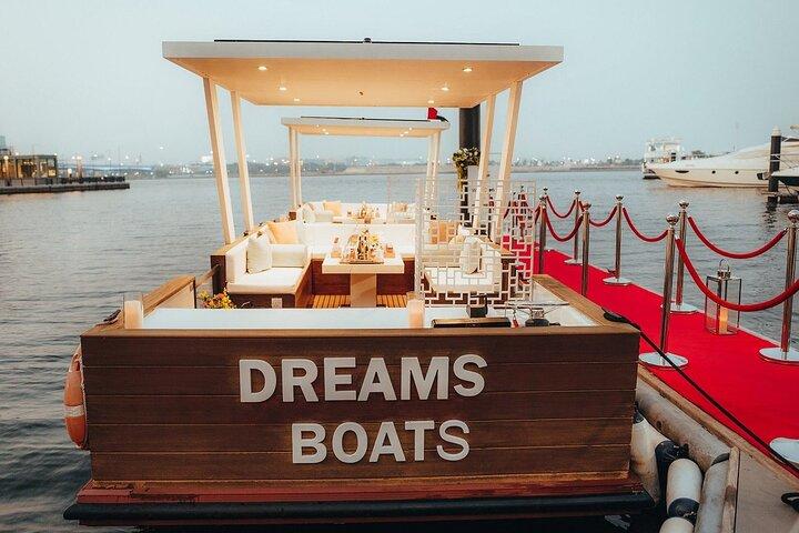Dream Boats Floating Cafe