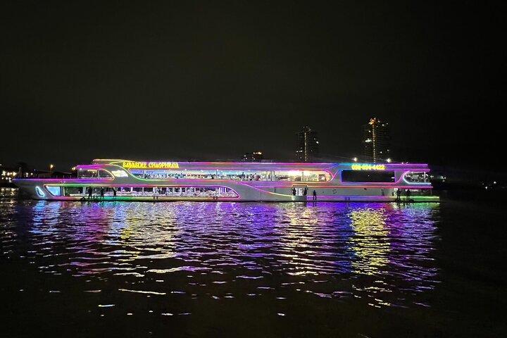 Sawasdee Chao Phraya Dinner Cruise in Bangkok
