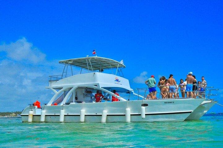 Catamaran Tour of Punta Cana with Snorkeling and Open Bar
