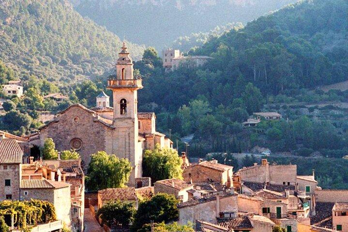 A morning visit to Valldemossa and Port Soller