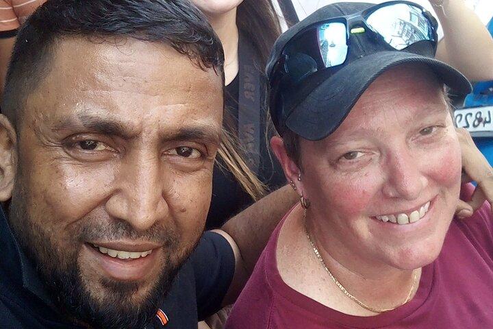 Colombo shopping Tour (Tea, Gems, cinnamon, souvenirs, cotton )