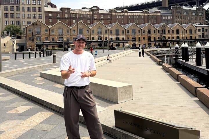 Sydney Highlights Walking Tour: Bridge Rocks House