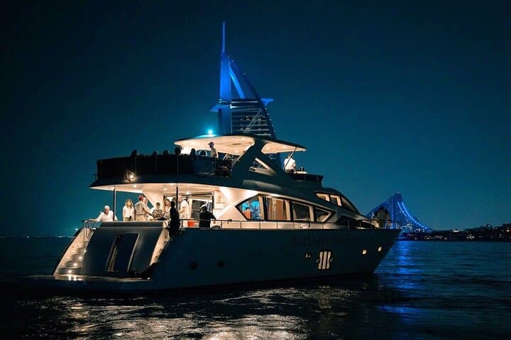 Dubai Harbor: Luxury Yacht Tour with BBQ Options
