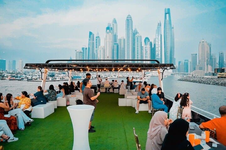 Dubai: 1-Hour Ain Boat Sightseeing Cruise