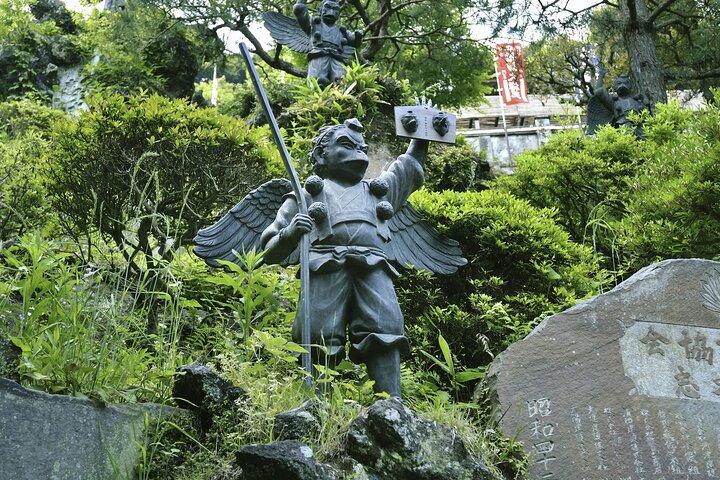 Private Shore Tour: Otaru Highlights & Scenic Blue Cave Cruise