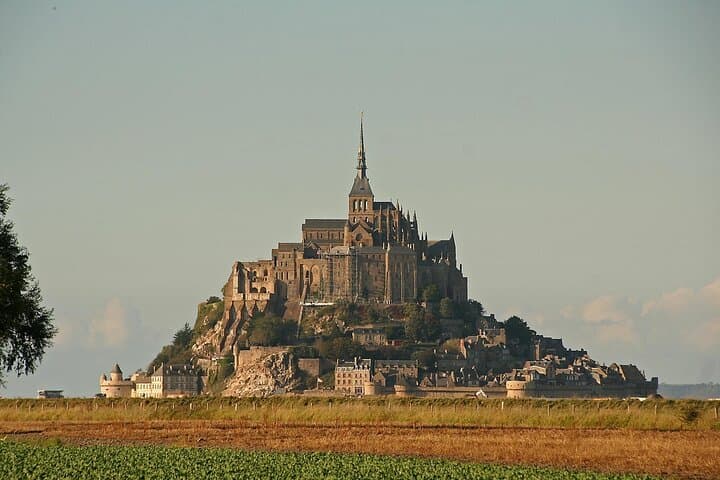 Mont Saint Michel Guided Day Trips From Paris with Transport